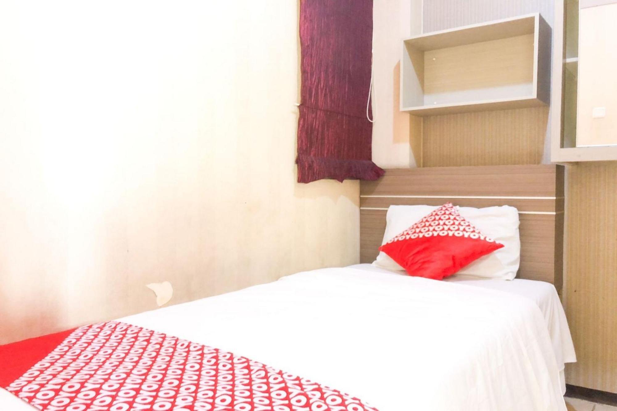 Oyo 93767 45 Guest House Sragen المظهر الخارجي الصورة