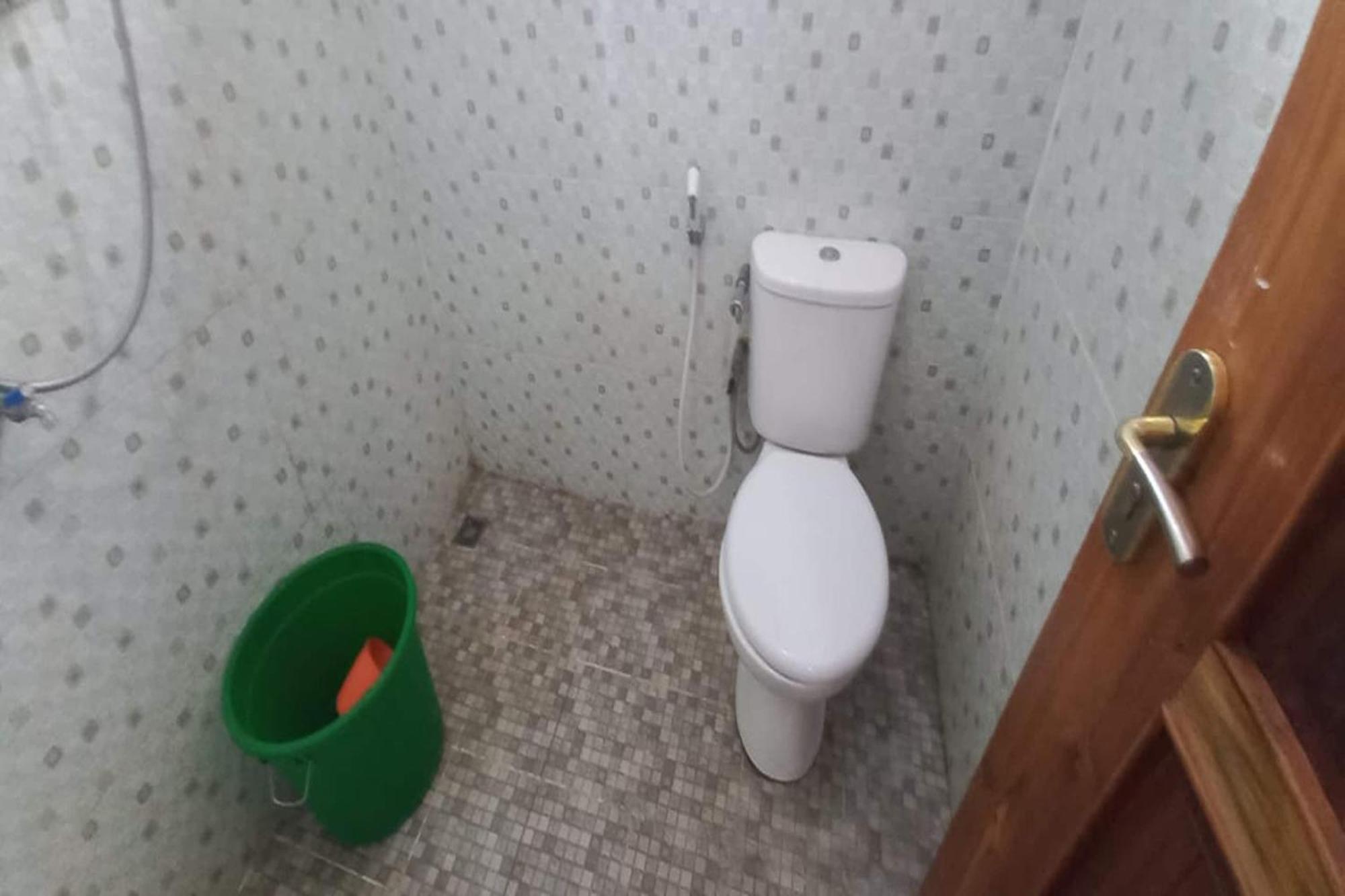 Oyo 93767 45 Guest House Sragen المظهر الخارجي الصورة